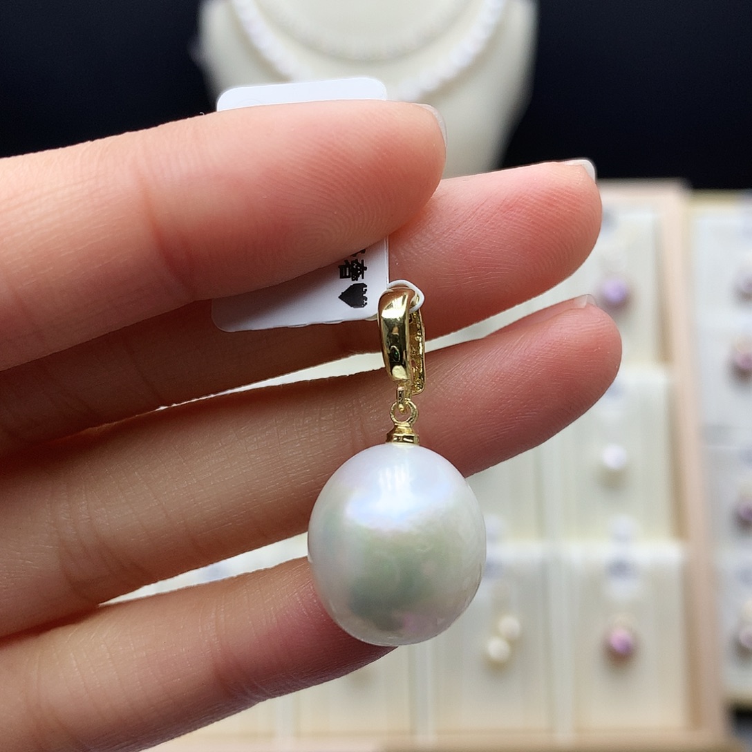 睡***忪未镶嵌淡水珍珠颈饰