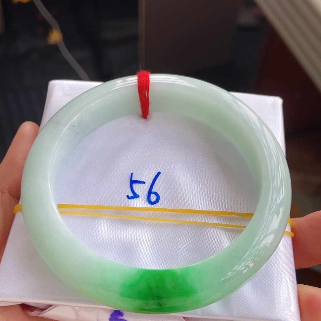 翡翠手镯未镶嵌11白底青一抹色11