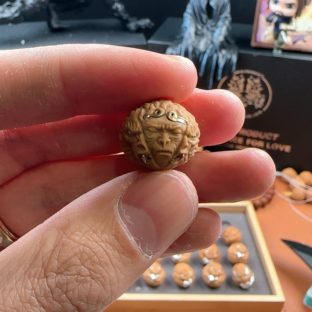 猴头核桃吊坠D****p一念大圣镶嵌