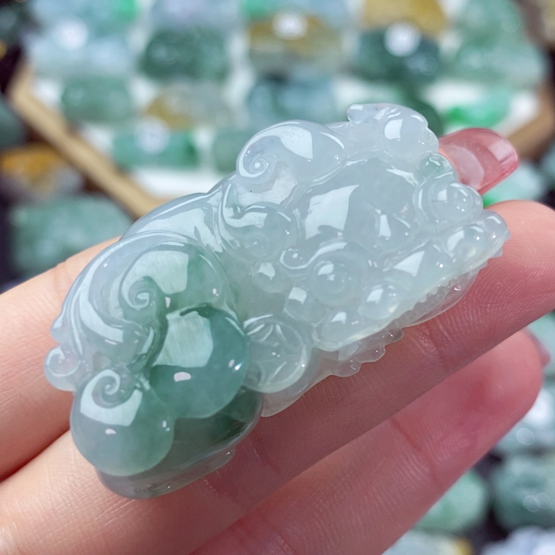 翡翠颈饰未镶嵌天然