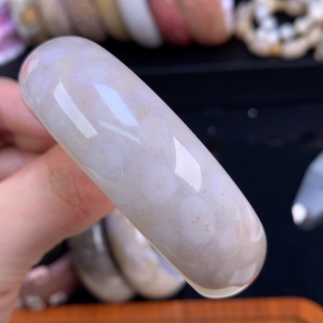 硅化珊瑚（珊瑚玉）未镶嵌颈饰95号55.4圈带草莓色根