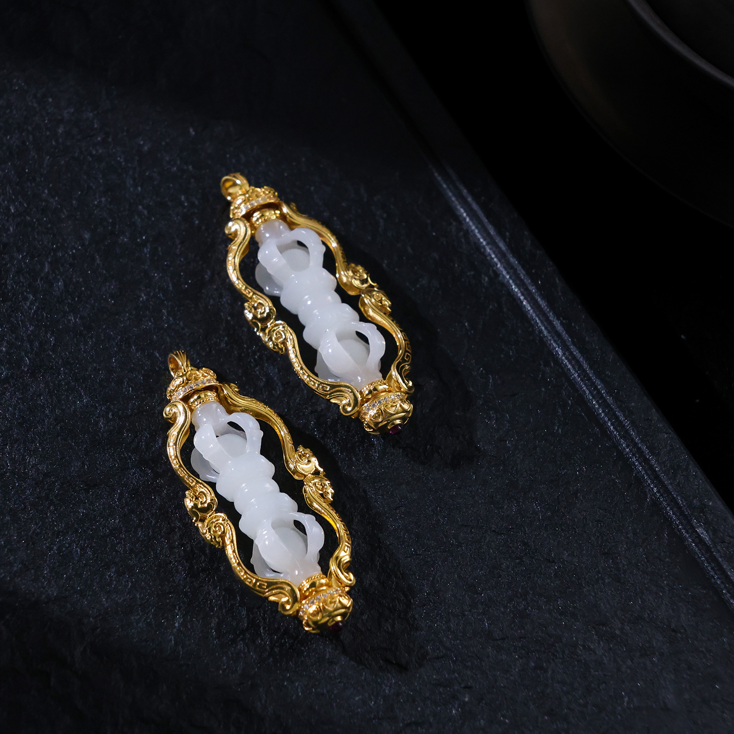 【思嘉】穿搭系列 · 白玉降魔杵杵吊坠 | 多样性发一 AE0093