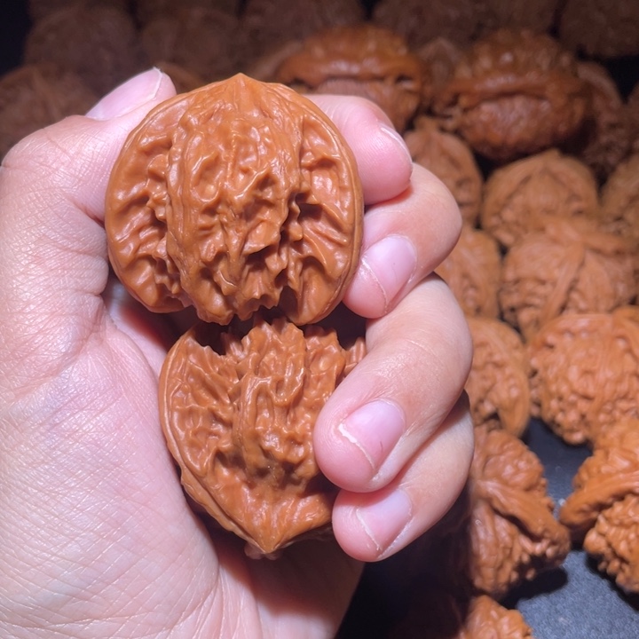 張***贤桃核吊坠小妹三棱