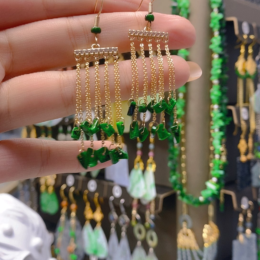 未镶嵌翡翠耳饰翡翠