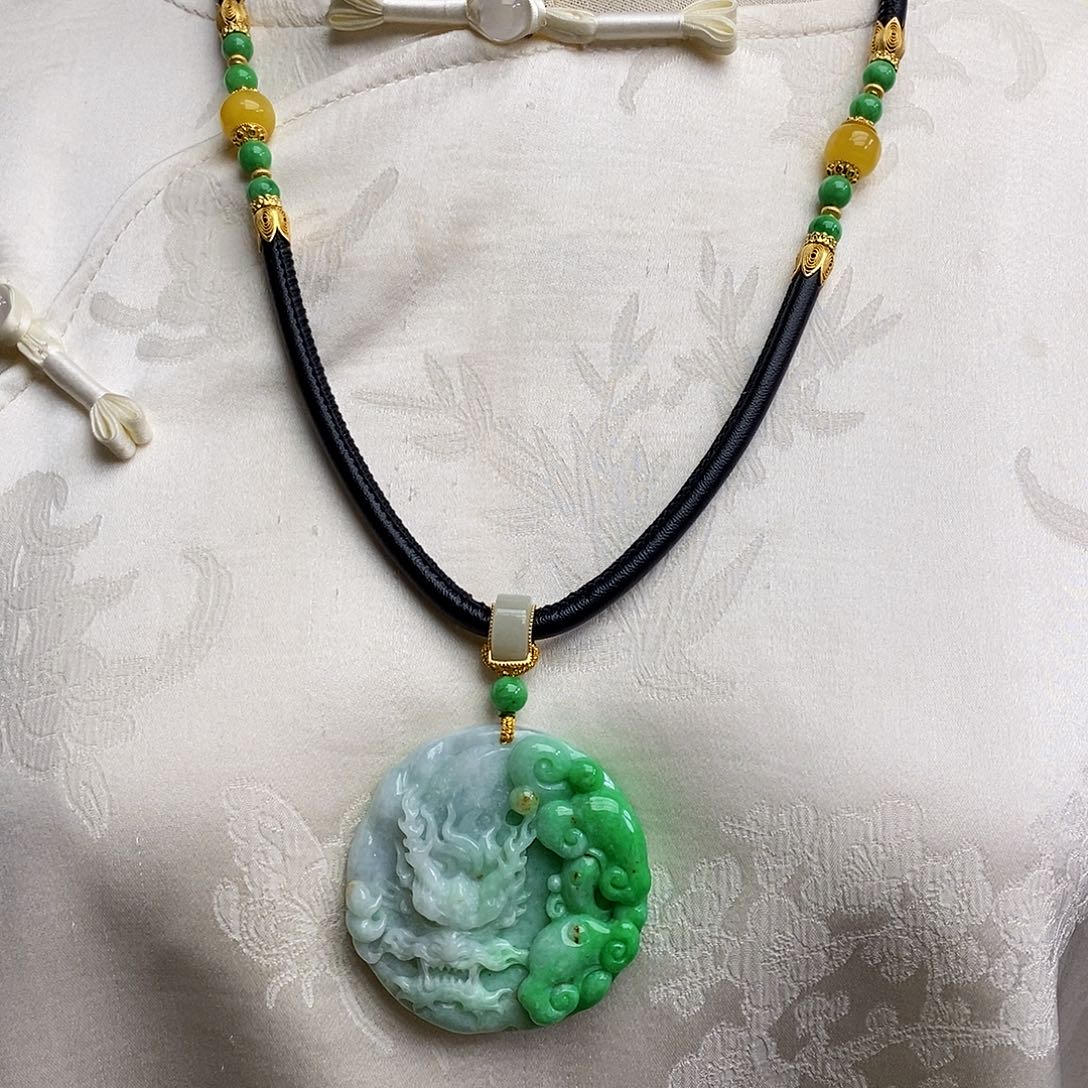 翡翠颈饰未镶嵌天然