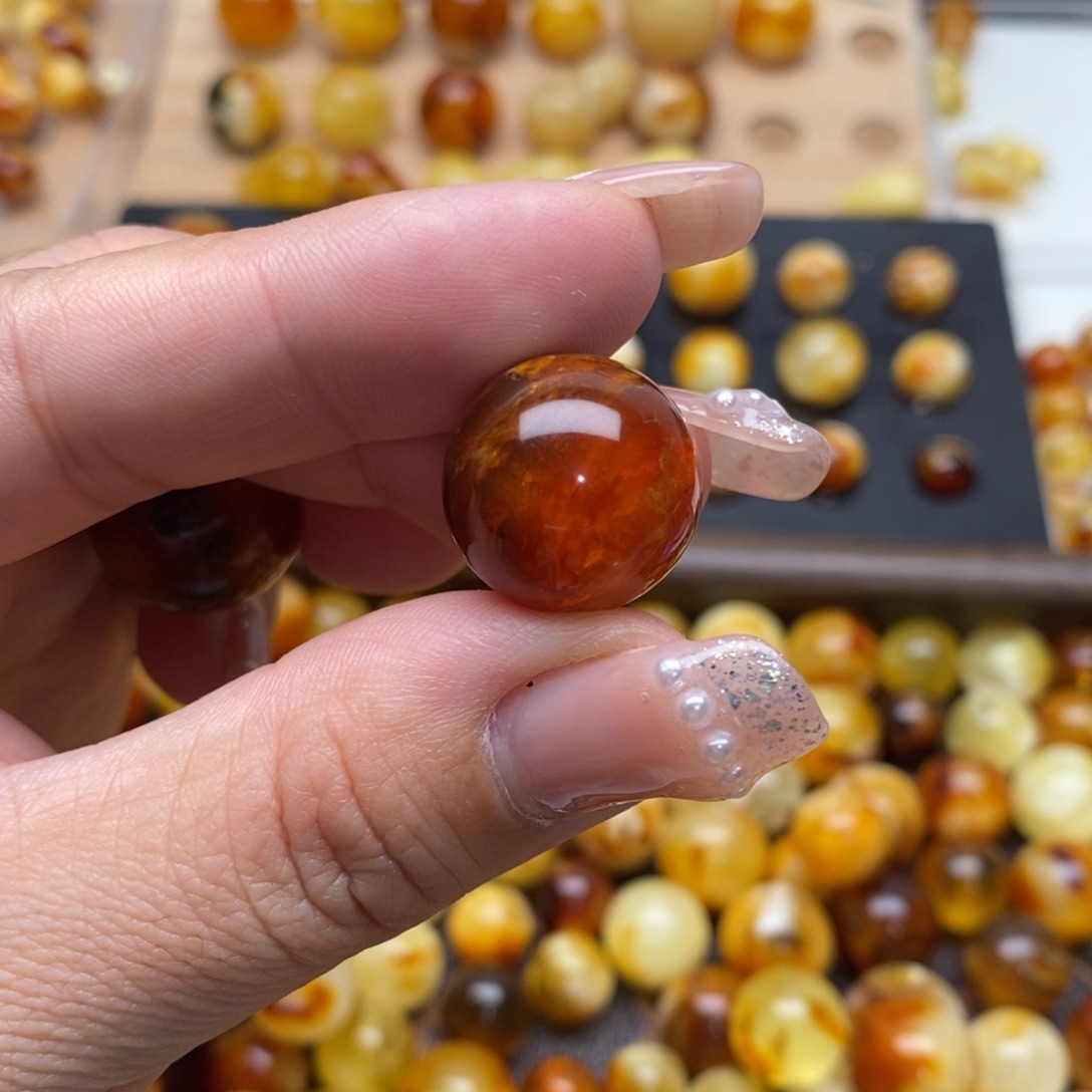 映***红蜜蜡未镶嵌裸石蜜蜡