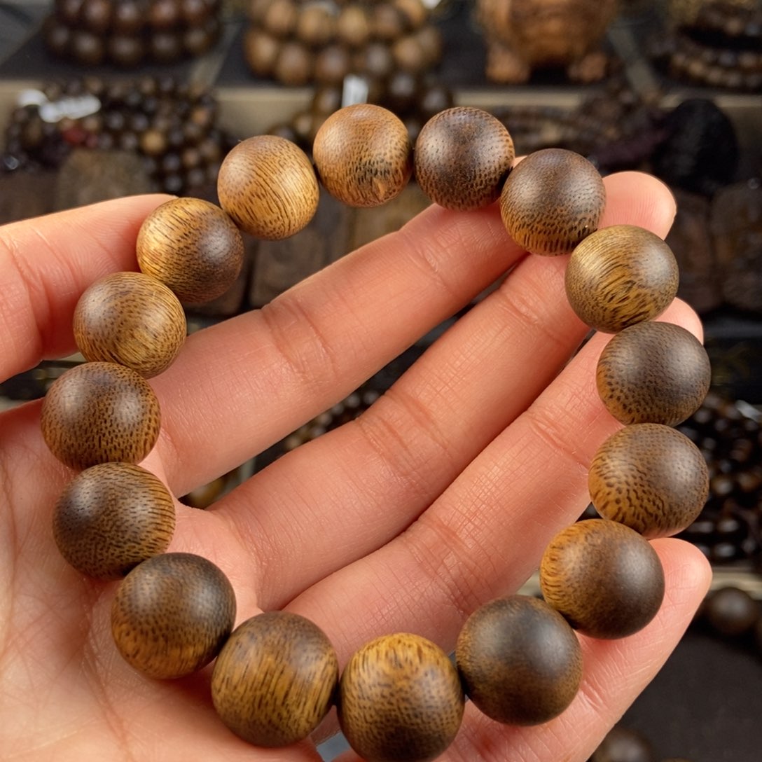 沉香手串S***i越南芽庄白棋楠