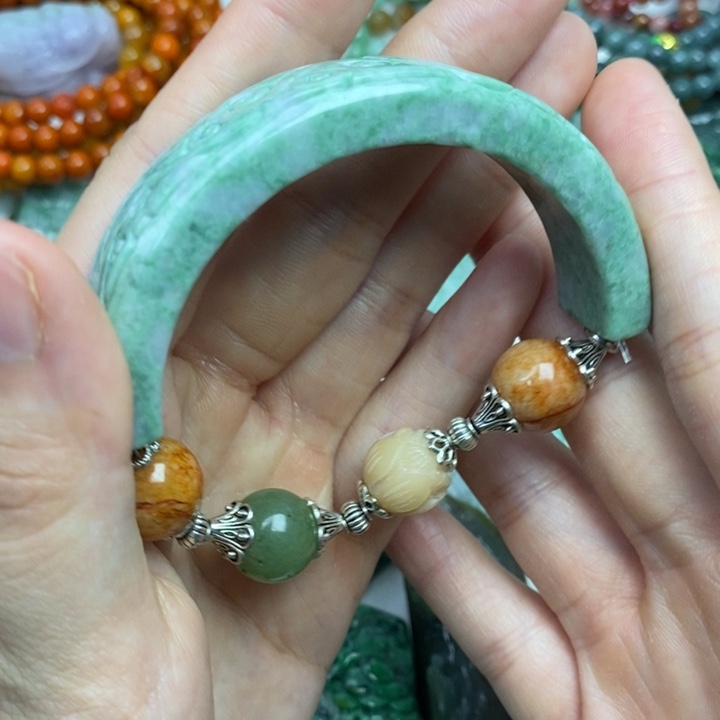 颈饰未镶嵌翡翠吊坠