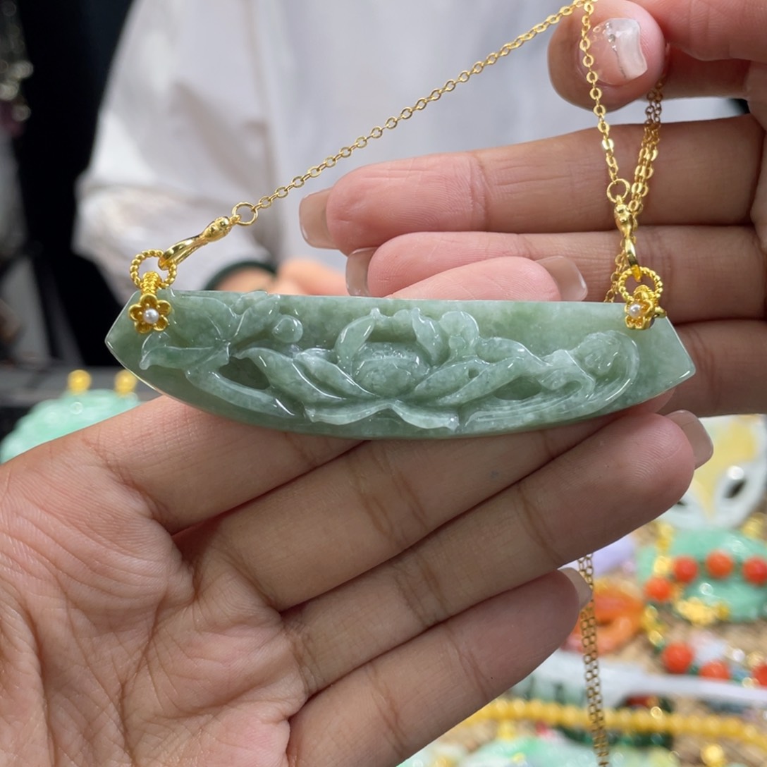 翡翠颈饰未镶嵌代编织