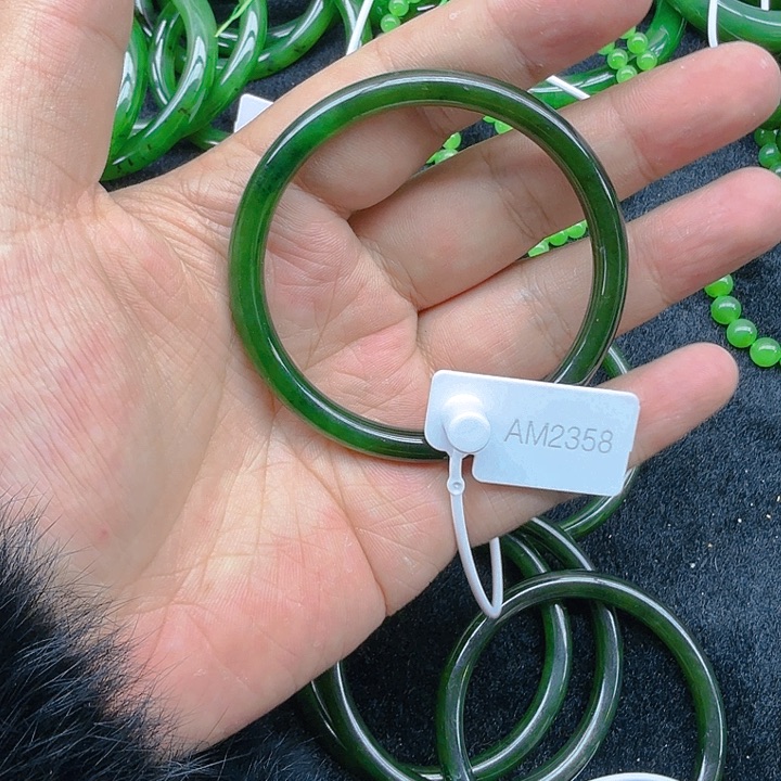 和田玉（碧玉）手镯未镶嵌58