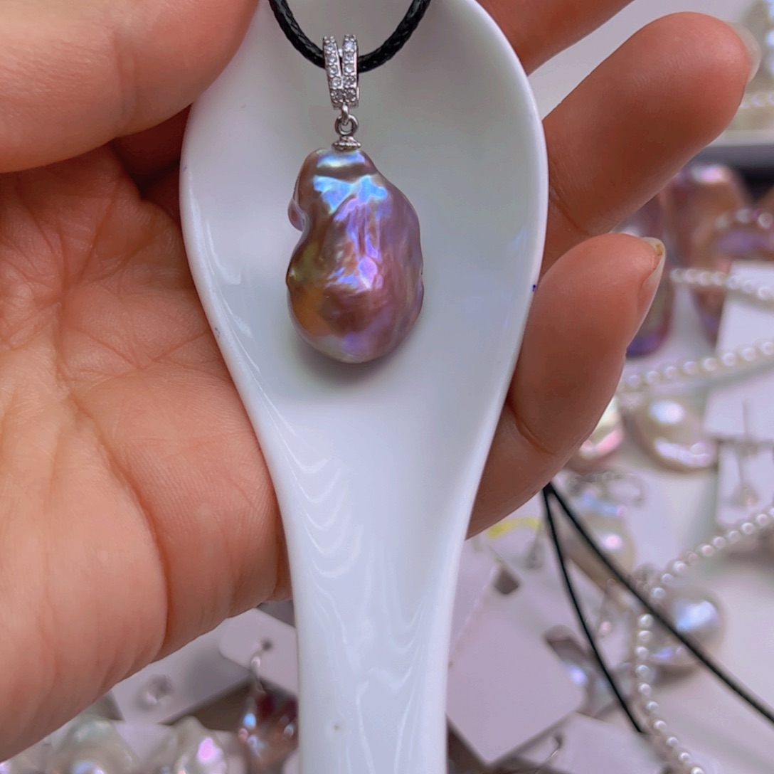 淡水珍珠吊坠(赠链)未镶嵌