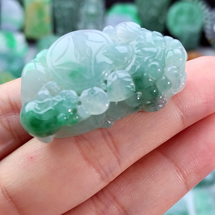 翡翠颈饰未镶嵌翡翠