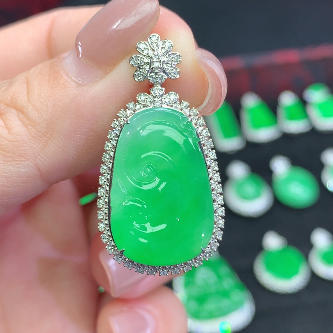 翡翠18K金镶嵌吊坠(不含链)