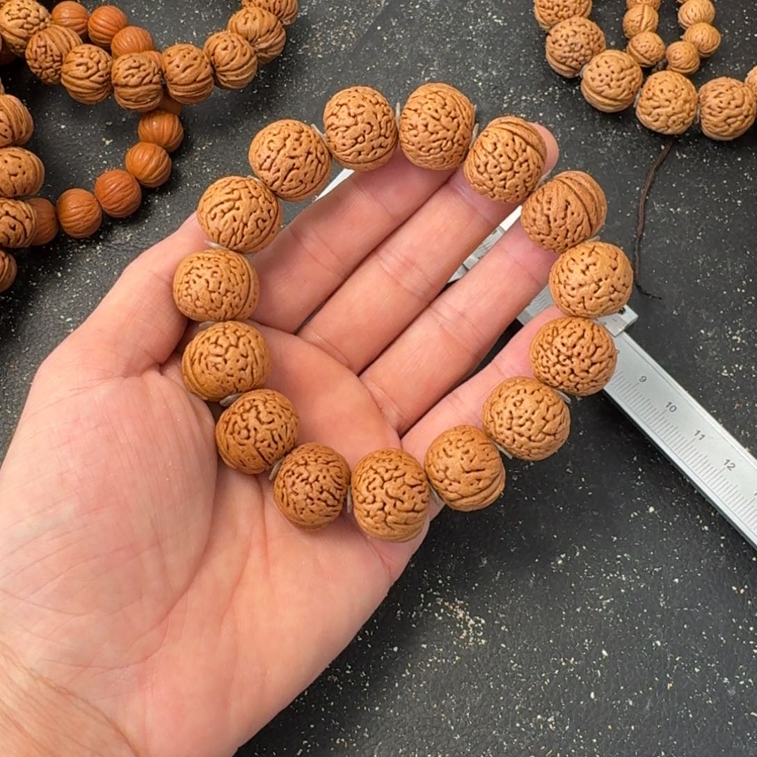 小****桃核吊坠南瓜手串