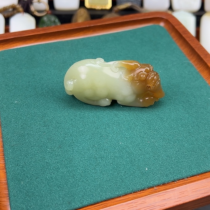 和田玉未镶嵌手链糖白貔貅