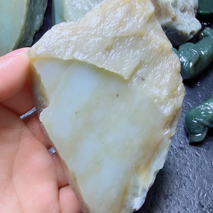 和田玉（糖玉）未镶嵌珠宝奇石