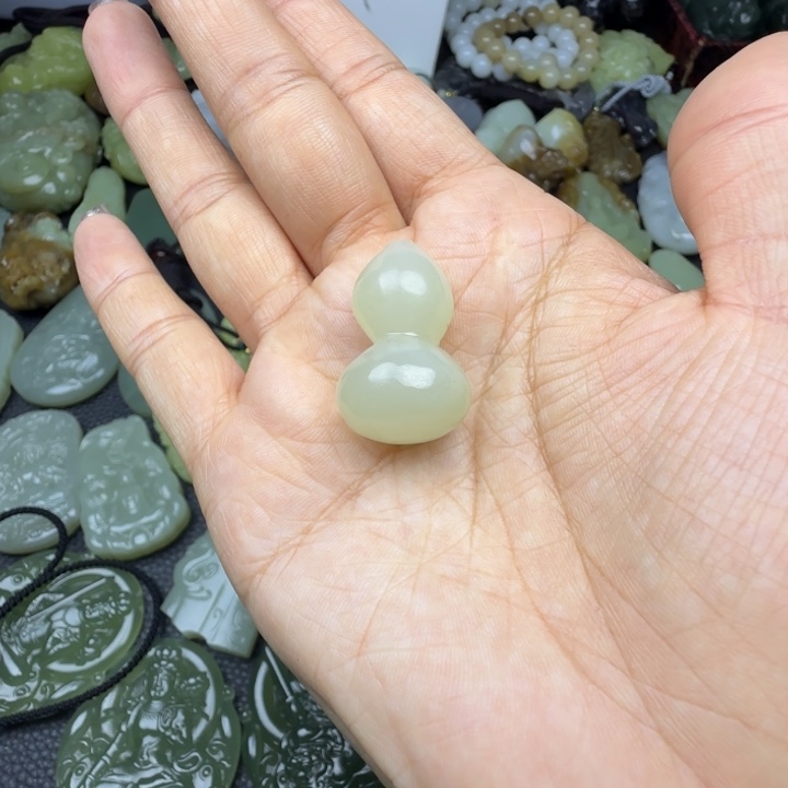 春***冬和田玉未镶嵌颈饰