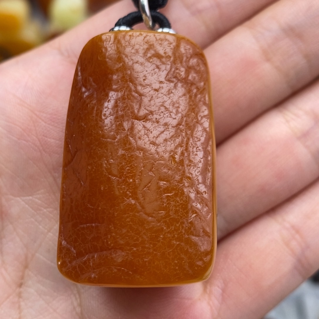 琥珀吊坠(赠链)未镶嵌