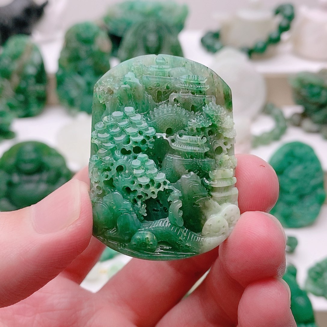 独山玉未镶嵌吊坠