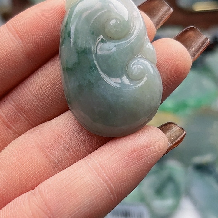 翡翠未镶嵌颈饰挂件