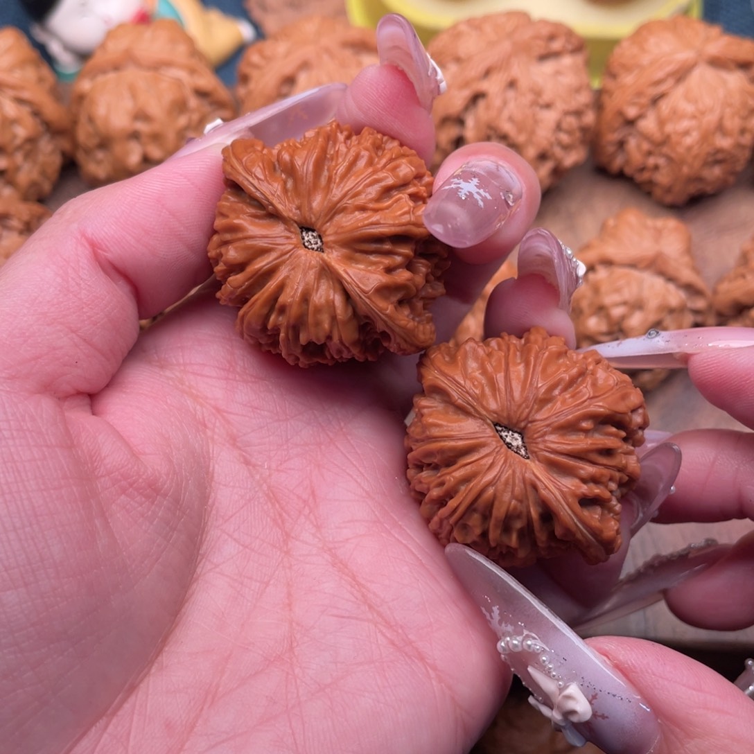 a***n文玩核桃把件全品正磨40