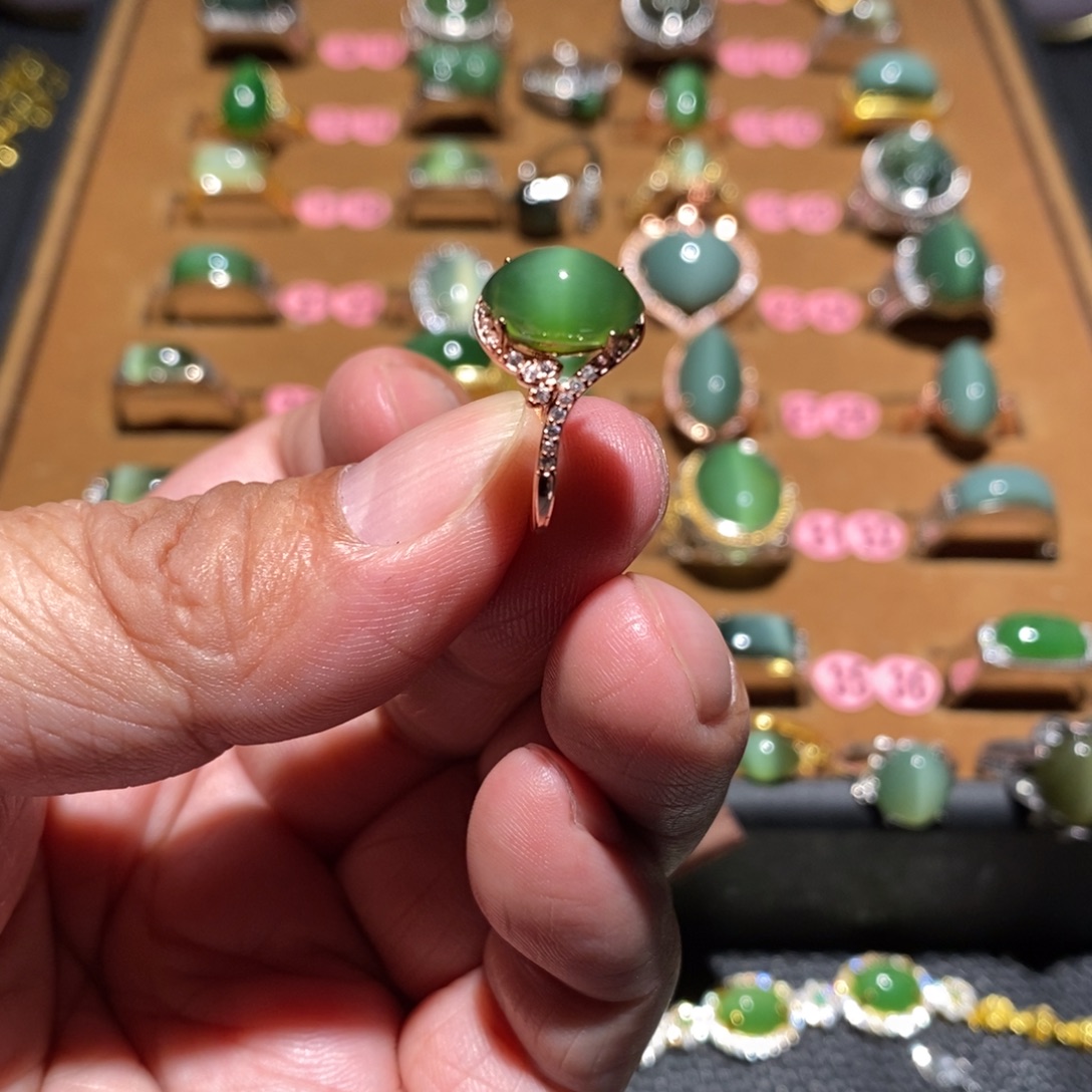 和田玉未镶嵌戒指