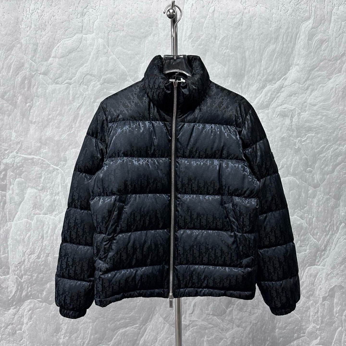 未使用 DIOR/迪奥 立领满印徽标羽绒服外套 50码 P01311