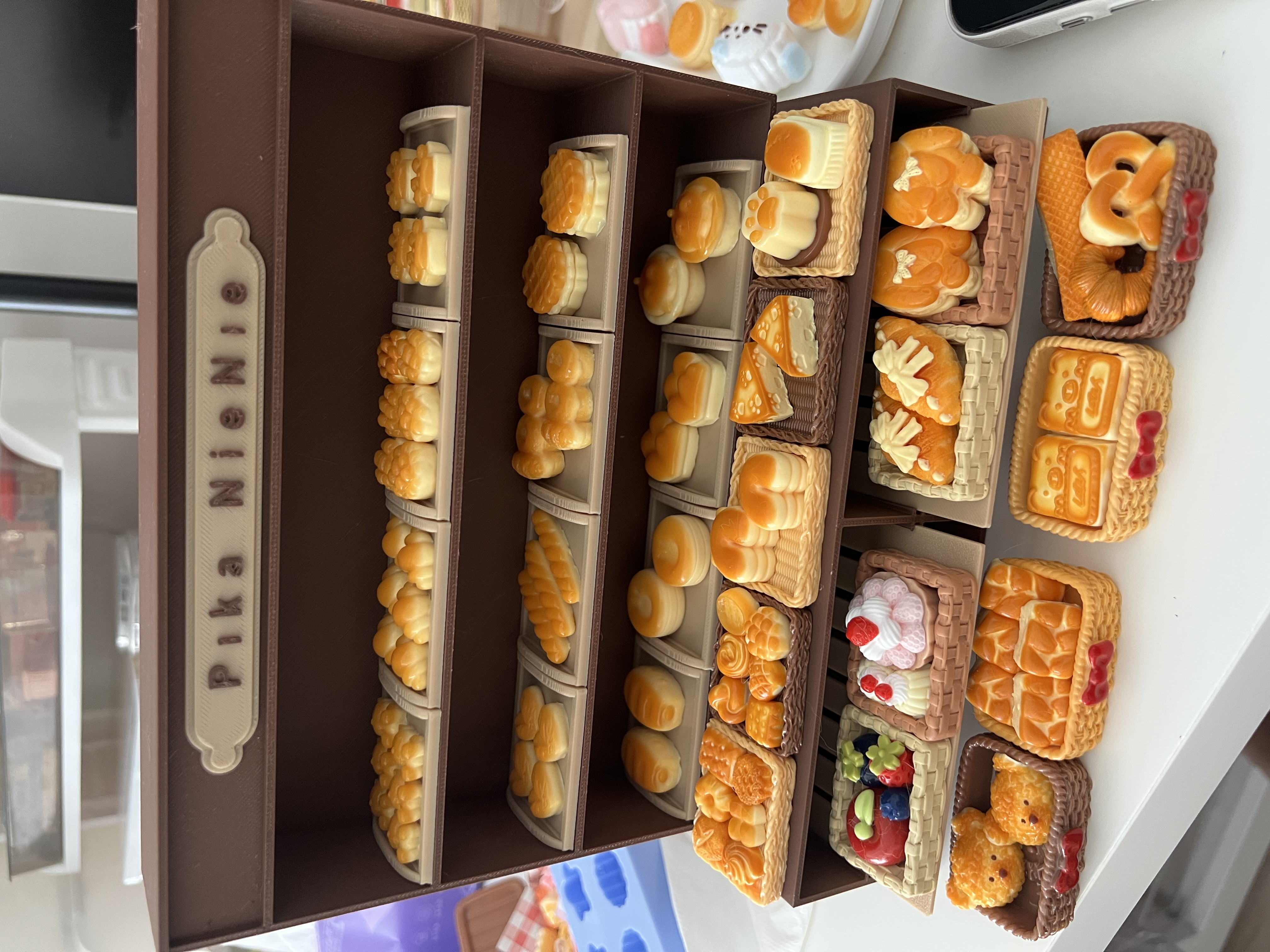 微缩世界甜品柜食玩收纳架捏捏收纳柜仿真面包柜潮玩展示柜3D打印