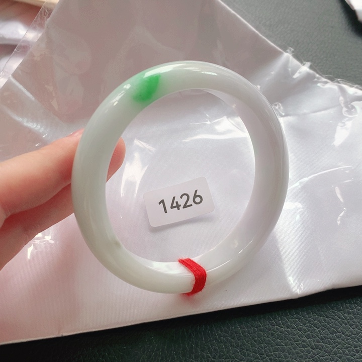 翡翠手镯未镶嵌天然翡翠手镯01