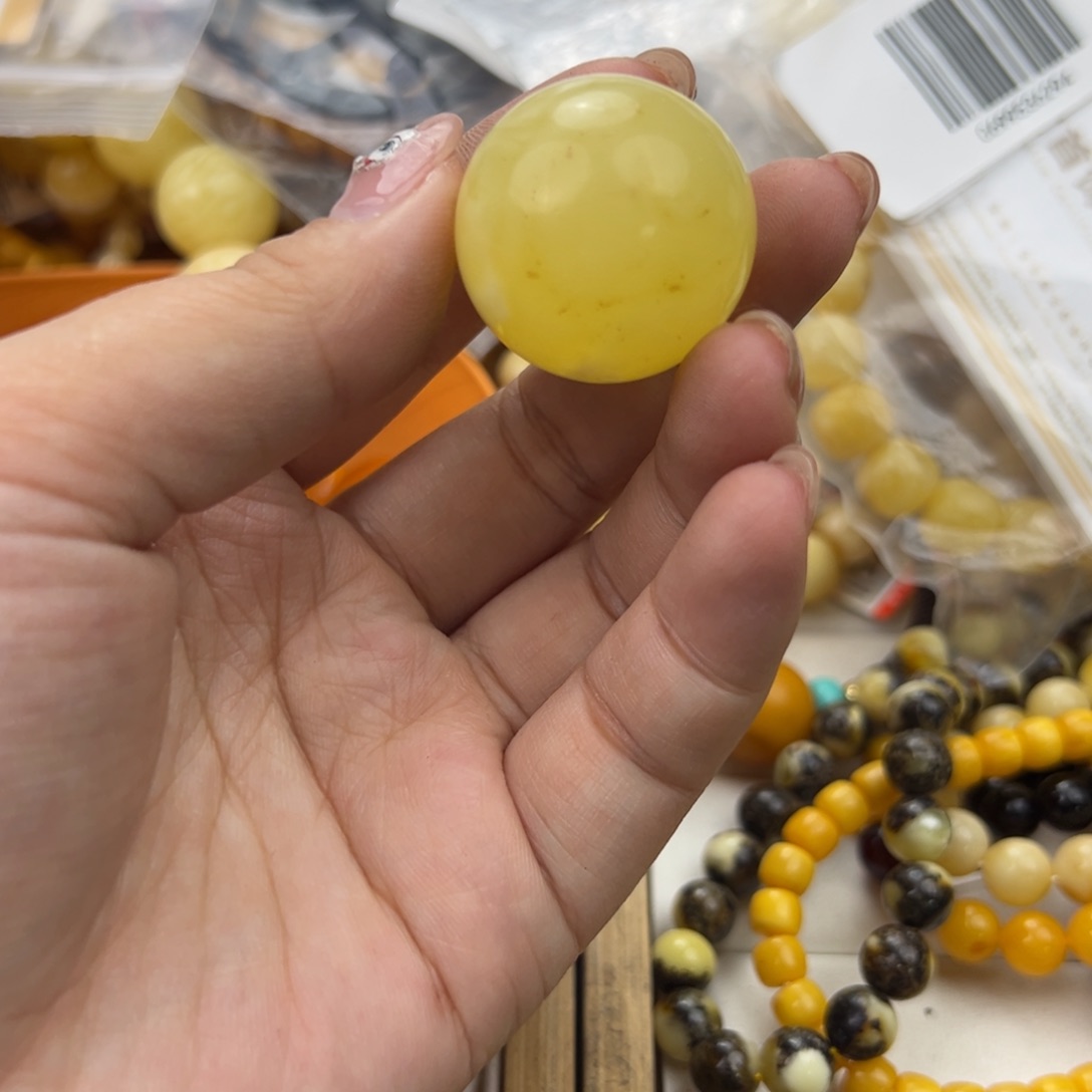 琥珀珠宝奇石未镶嵌