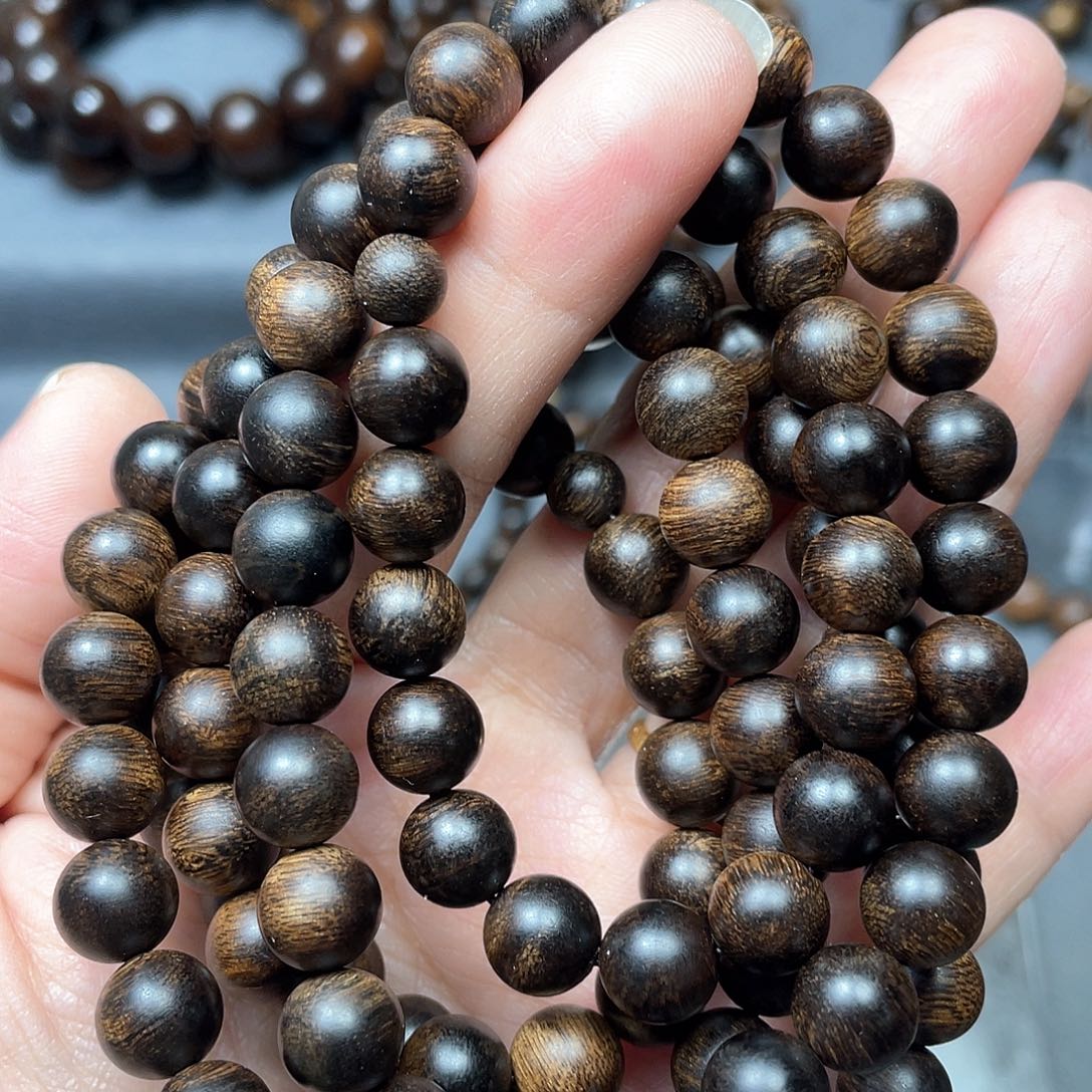 沉香手串口**吴白棋瘤疤0.8