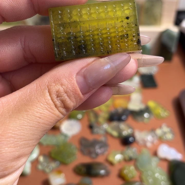 蛇纹石玉合金颈饰