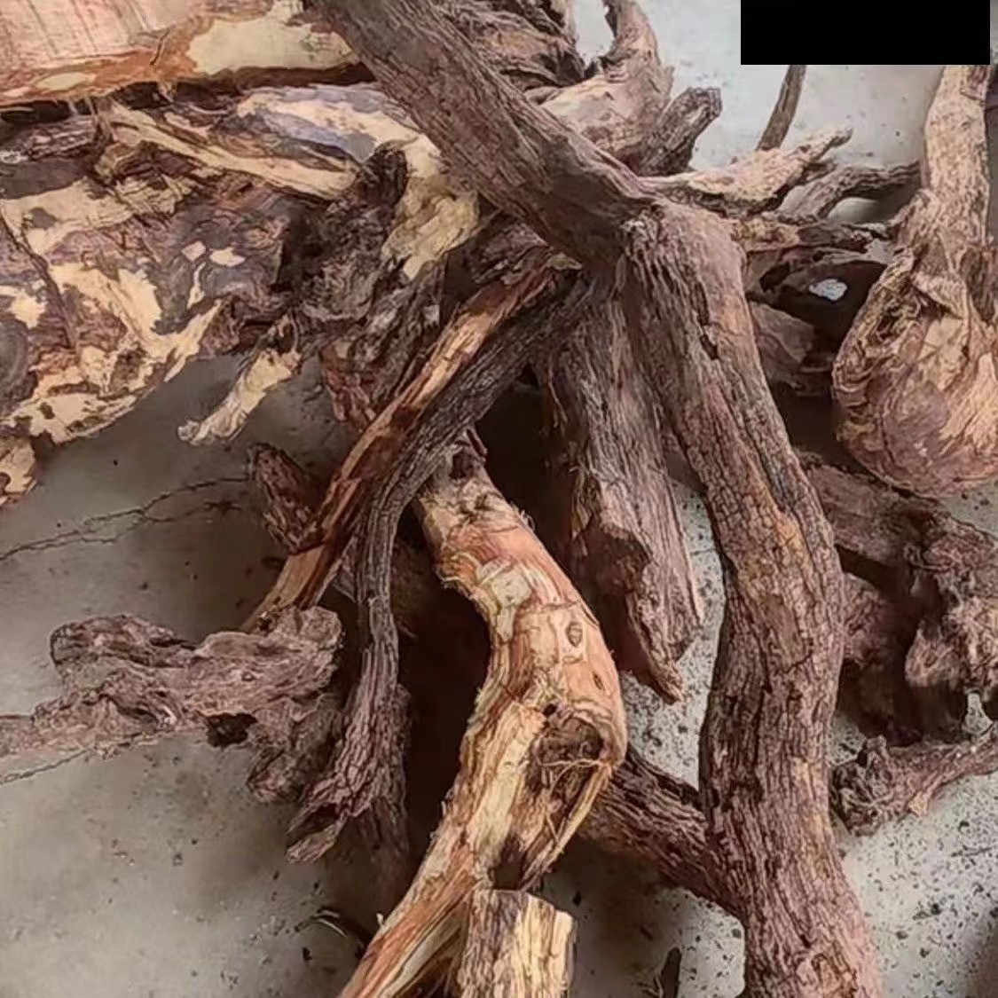 （直播间定制款）海南黄花梨土埋老料根雕摆件手把件