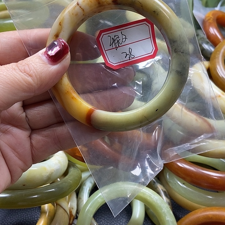 蛇纹石玉手镯未镶嵌雅*