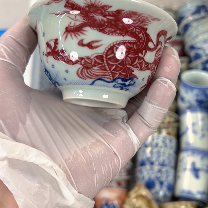 瓷片白青花釉里红鱼化龙压手杯主人杯q