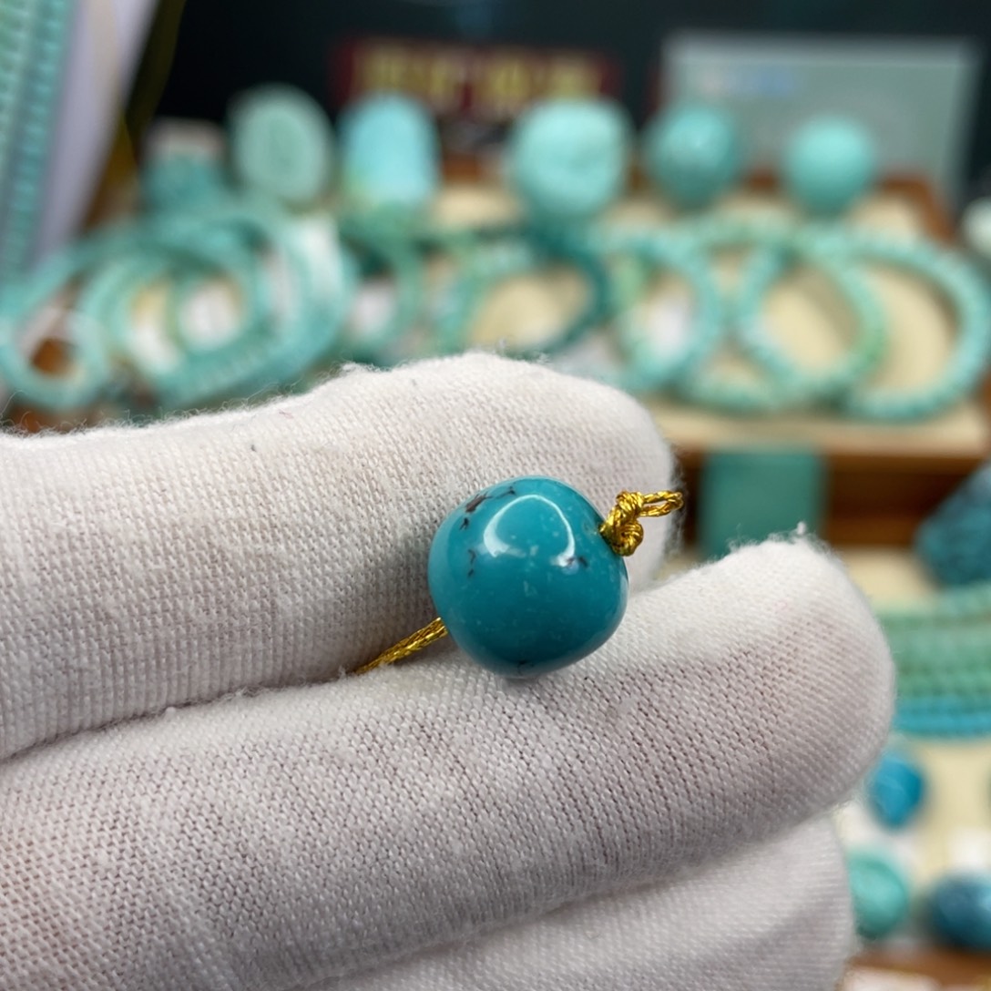 绿松石未镶嵌颈饰