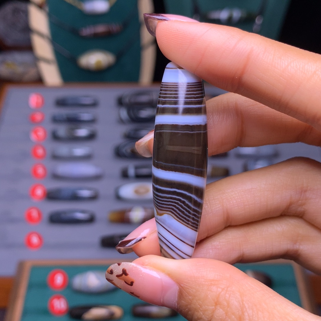 未镶嵌颈饰玛瑙/玉髓校*