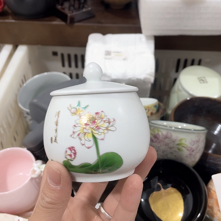 陶瓷茶具全部清清完回家过年