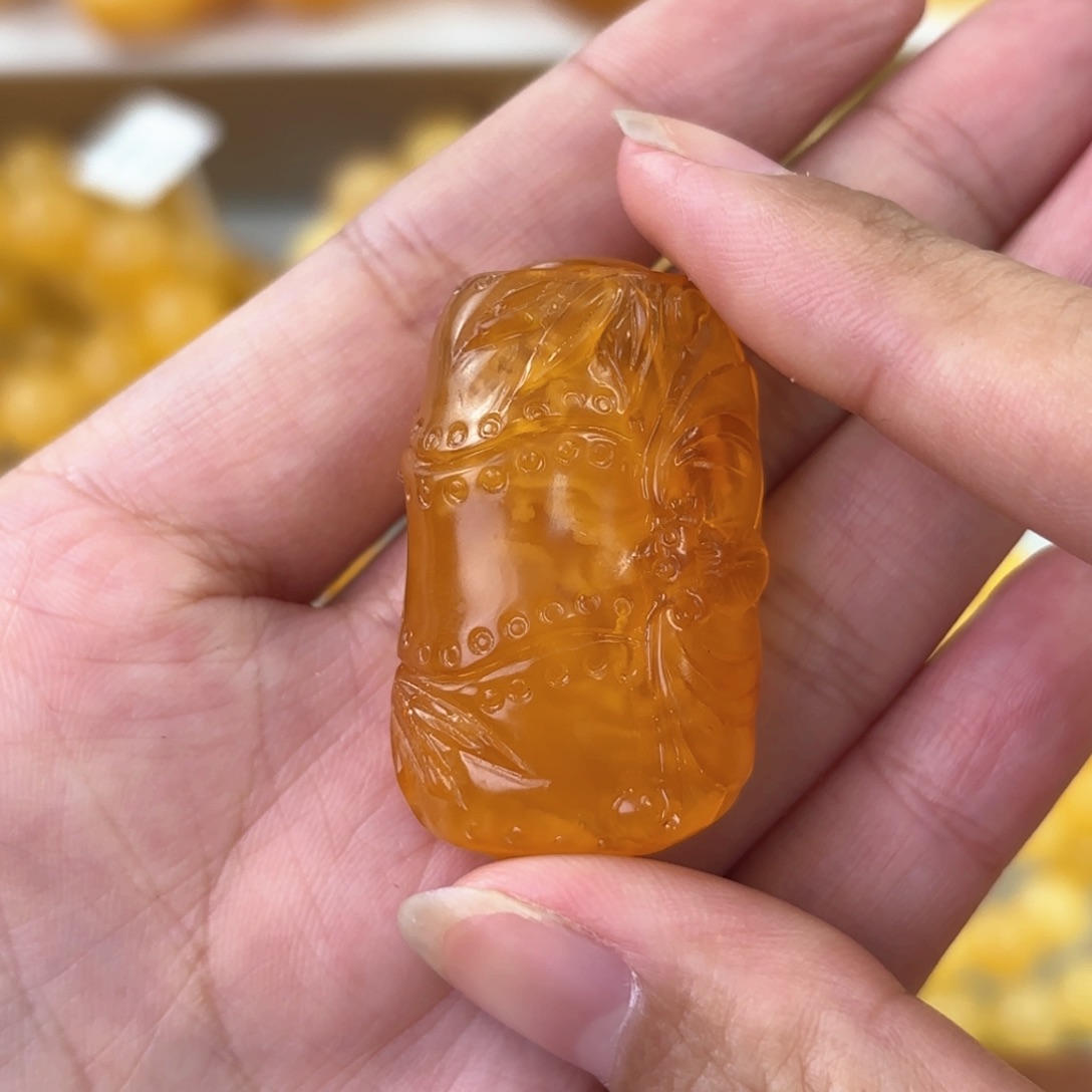 琥珀颈饰未镶嵌蜜蜡