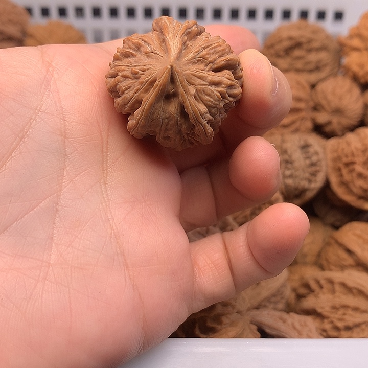 齐***齐文玩核桃吊坠文玩核桃