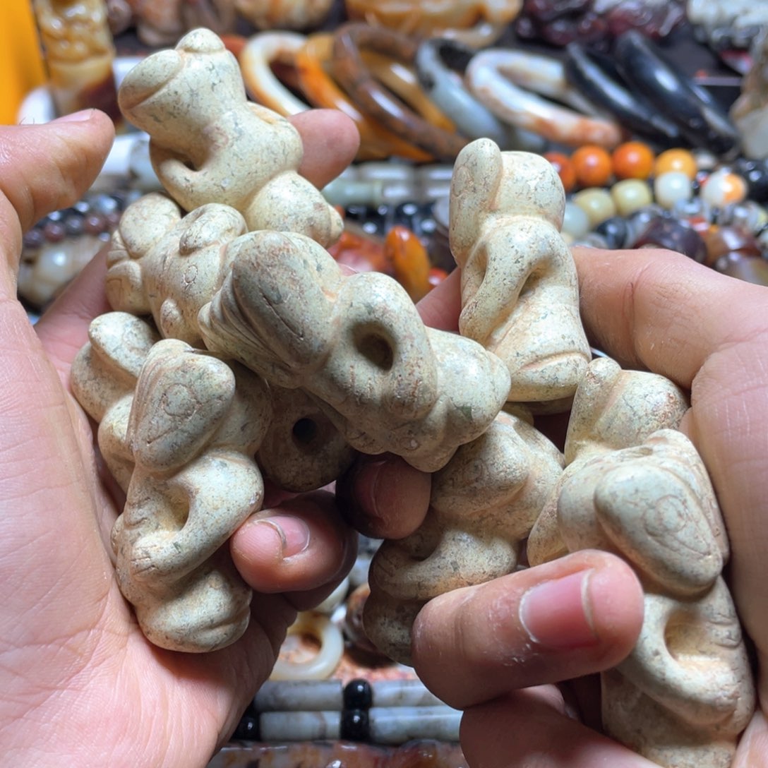 和田玉（糖玉）挂件未镶嵌用****0