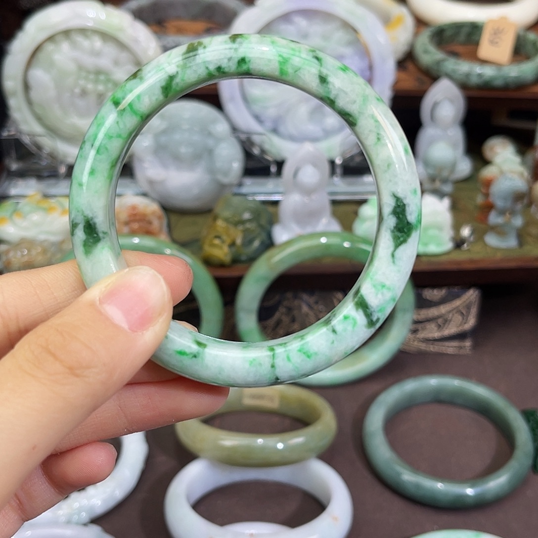 碧****翡翠未镶嵌手链手镯