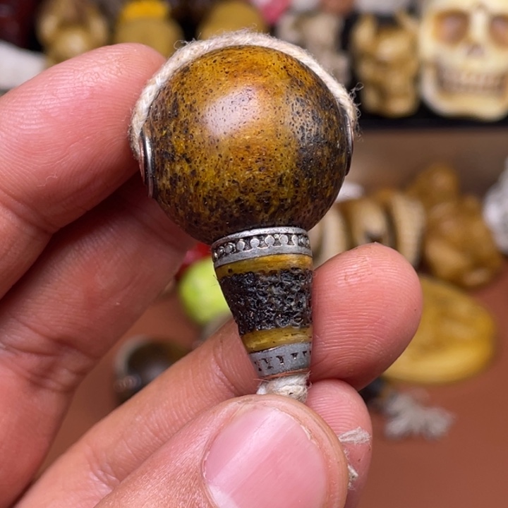 驼骨摆件人工忙着