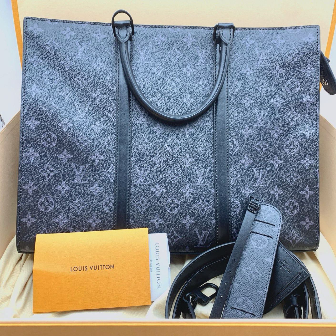 未使用 LouisVuitton/路易威登 sac plant男士手提斜挎黑花公文包