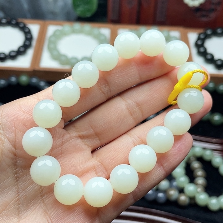 手***修和田玉未镶嵌手串