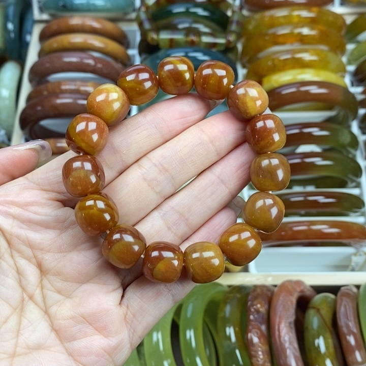 蛇纹石玉手镯未镶嵌