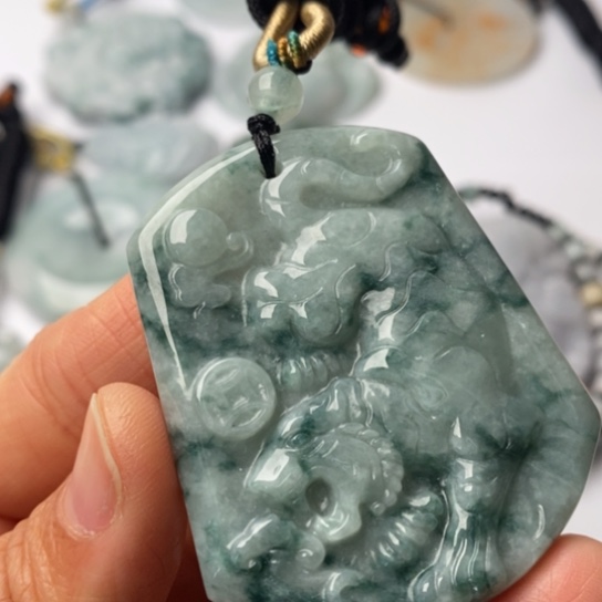 翡翠未镶嵌挂件翡翠