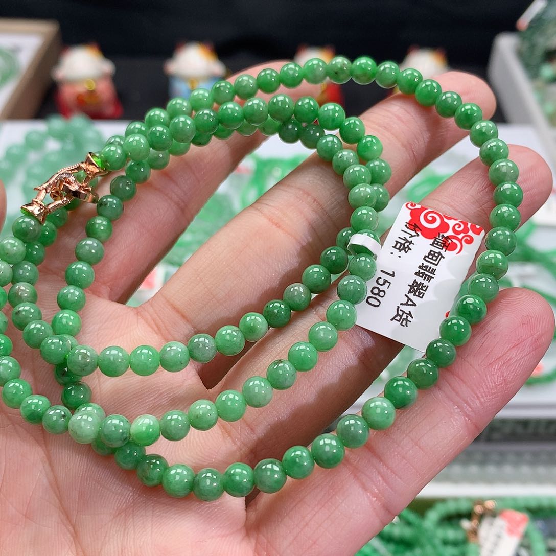 翡翠手链未镶嵌翡翠