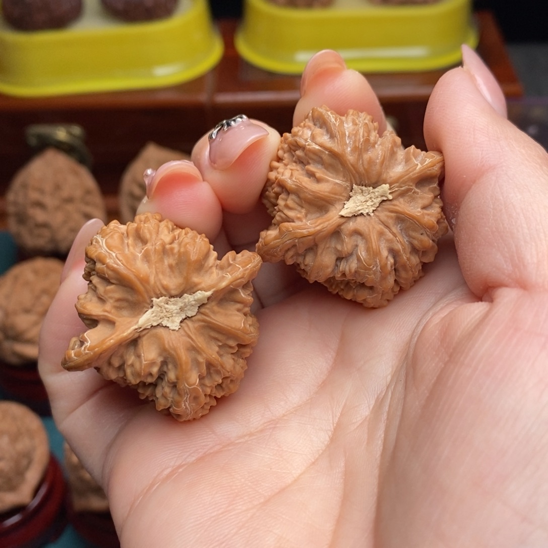 文玩核桃吊坠37凹底