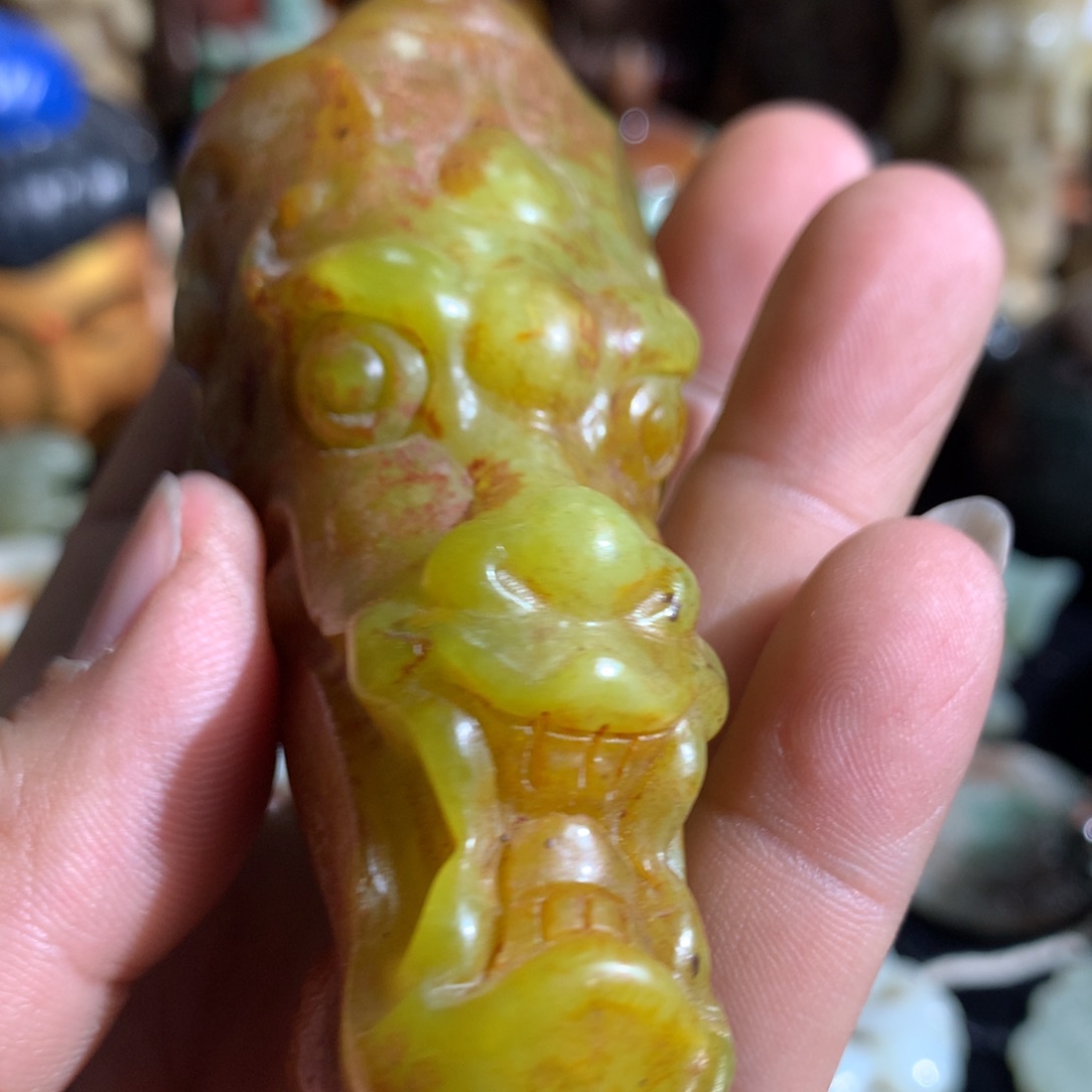 透闪石质玉未镶嵌颈饰